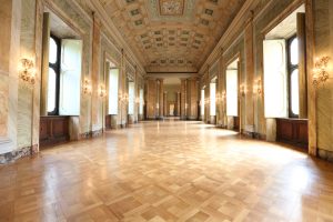 https://www.galleriadelcardinalecolonna.it/wp-content/uploads/2022/04/Salone-grande-Galleria-del-Cardinale-Colonna-hd-300x200.jpg